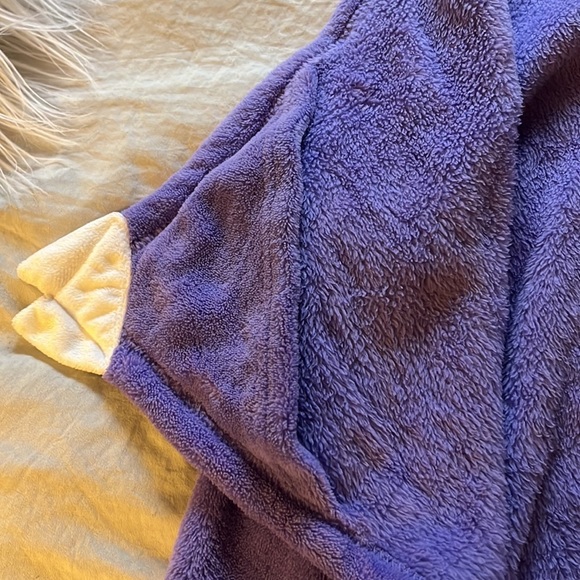 Kids comfy critters purple unicorn hooded blanket - Picture 2 of 7